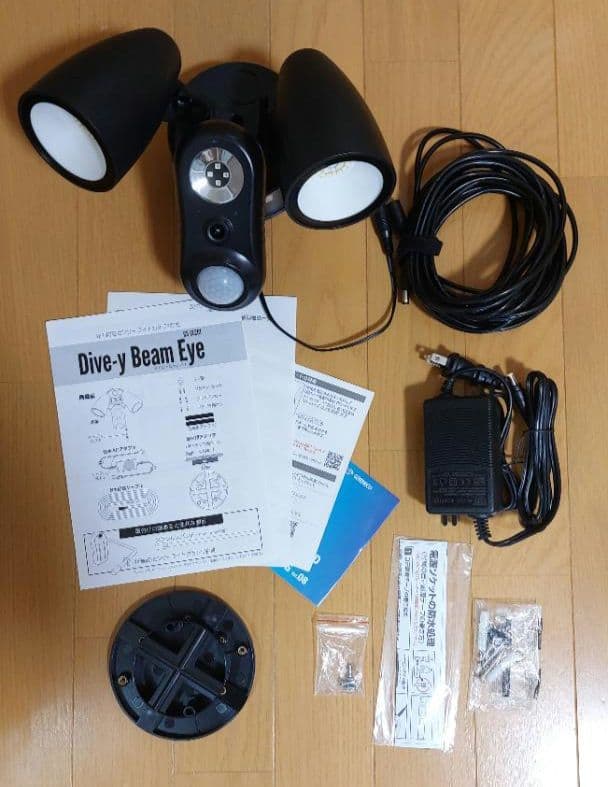 ダイトク ワイヤレスセンサーライト付き防犯カメラ GS-SLC01