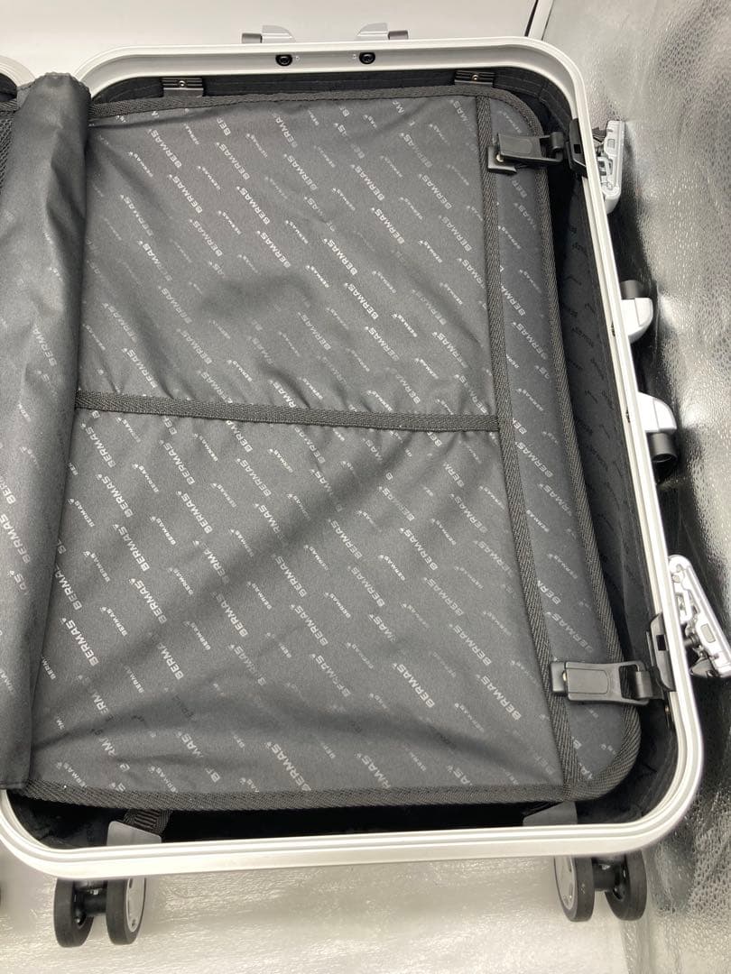 BERMAS　バーマス　スーツケース　鍵付き　キャリーケース