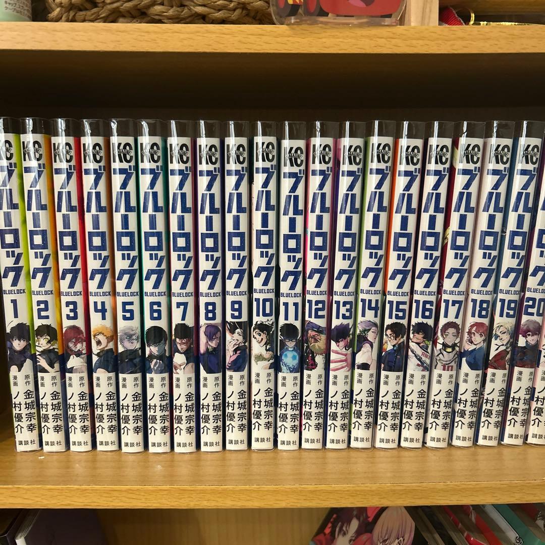 ブルーロック 1～32・キャラクターブック1,２ (専用)