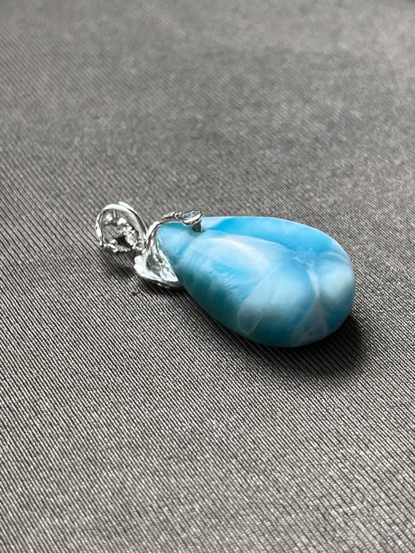 天然石☆高品質！ラリマーしずく型ペンダントトップ☆リーフバチカン&模様が美しい