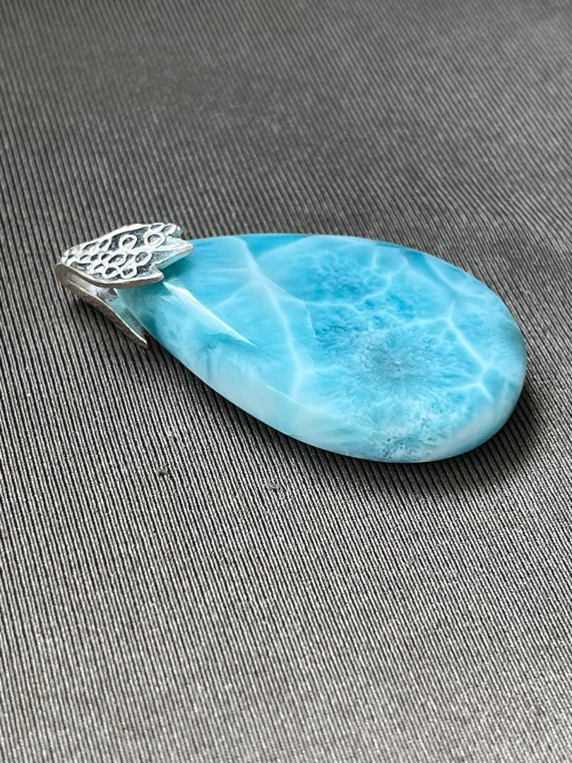 天然石☆高品質！ラリマーしずく型ペンダントトップ☆リーフバチカン&模様が美しい