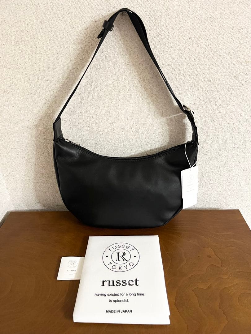 新品 russet ソフトレザーラウンドショルダーバッグ （CE-1326）