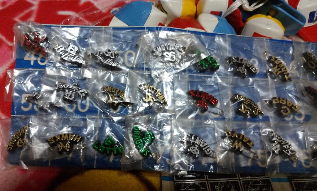 11.16【最終価格 昭和レトロ】球団シール＆笛型野球帽子＆球団バッジ