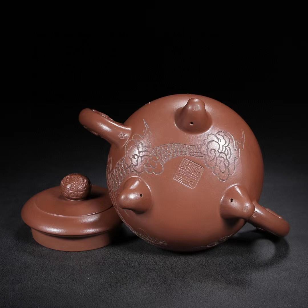 中国古美術・双龍戯珠紫砂壺・底款吳群祥紋・宜興原鉱・朱泥急須・茶壺・茶道具・置物
