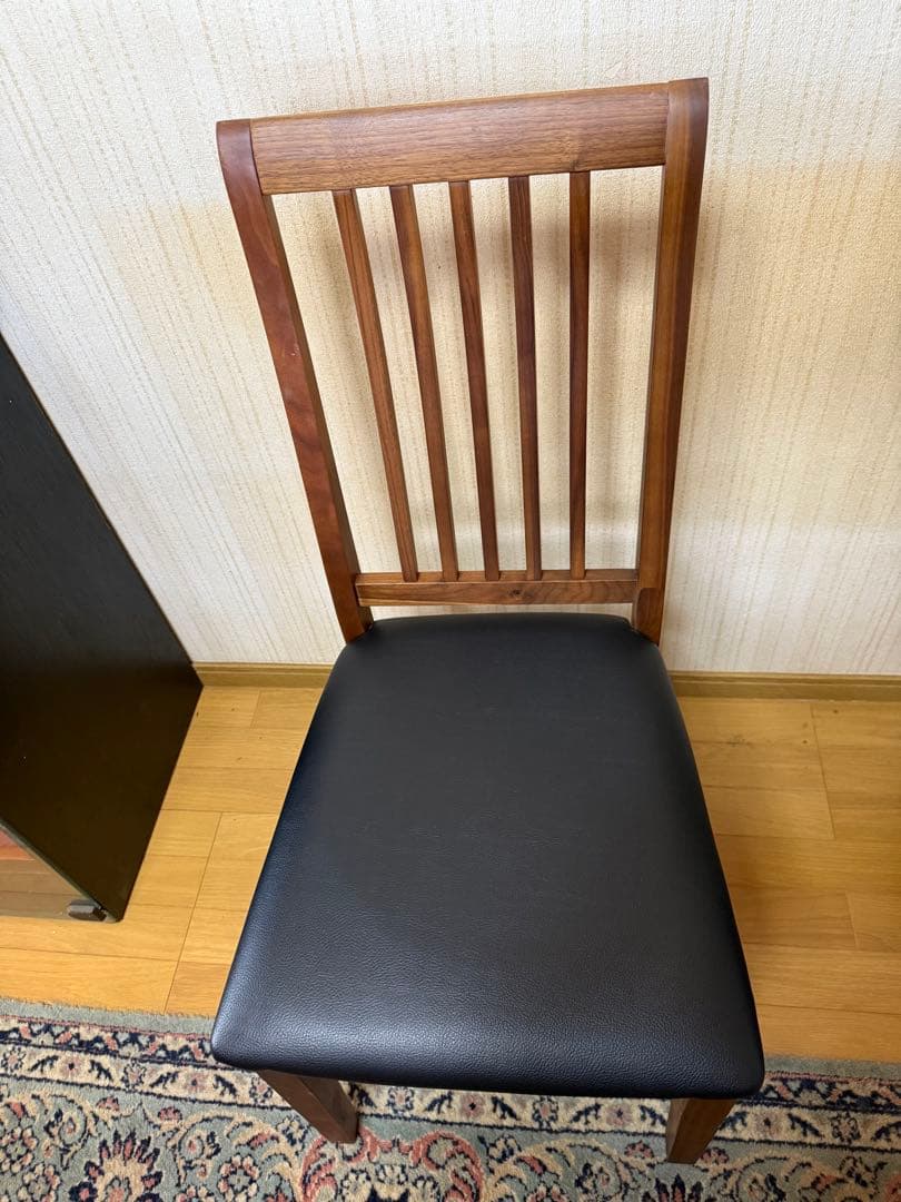 引取り限定　ダイニングテーブル、イス4脚セット