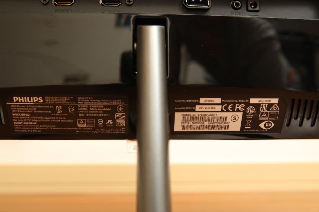 <たく >Philips 276E8V 4K 27インチ モニター