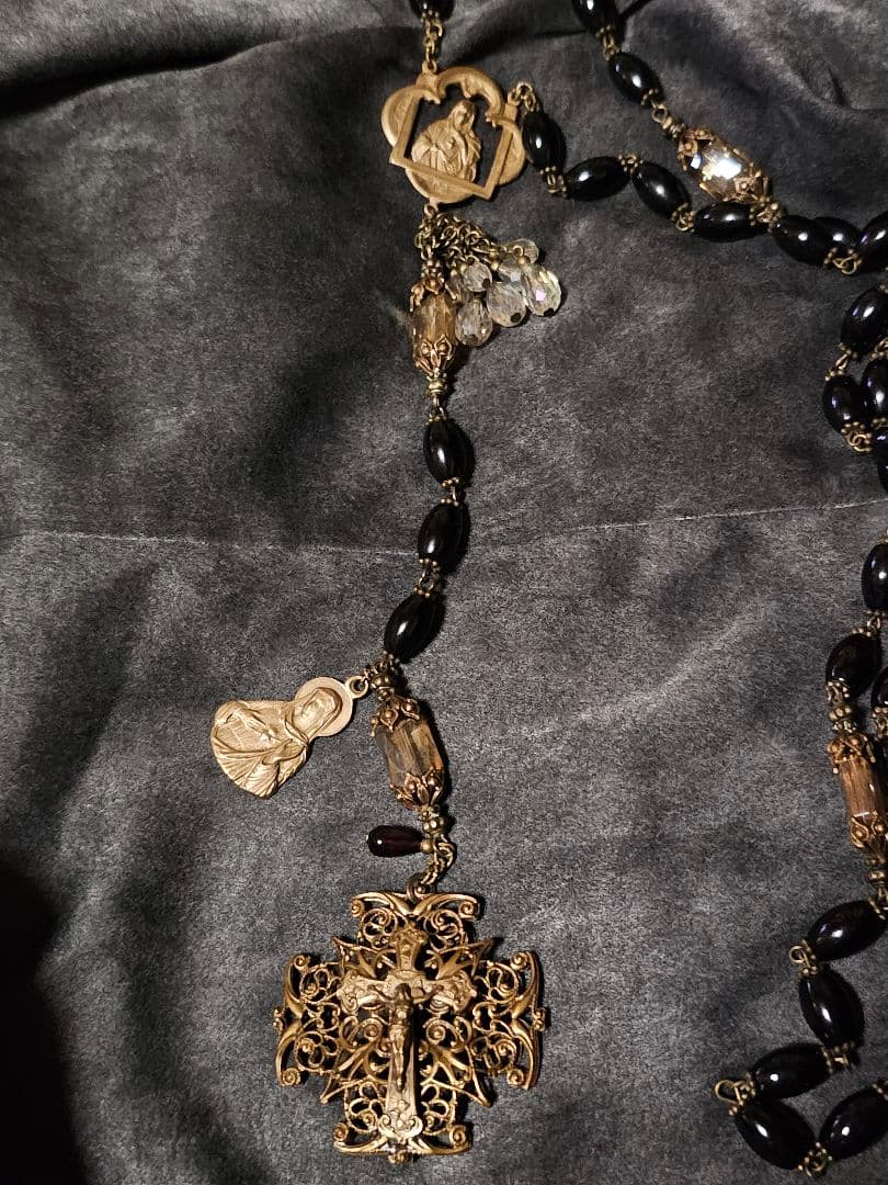 ブラックオニキスの長いロザリオ