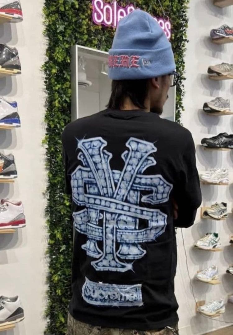 supreme man tシャツ