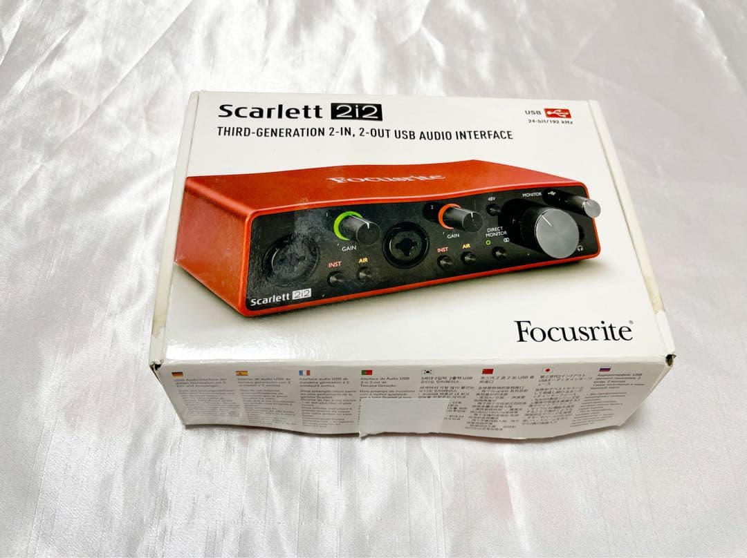 Focusrite Scarlett 2i2 オーディオインターフェース