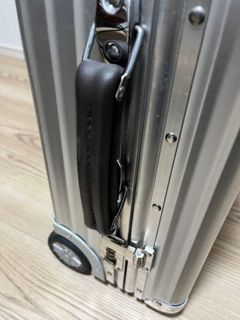 未使用ネームタグ付 RIMOWA クラシックフライト 33Lリモワ