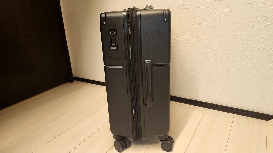 TAKEO KIKUCHI ブラック　4輪スーツケース　55L/64L 拡張機能