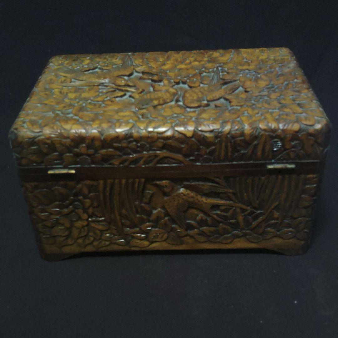 メイクボックス　化粧道具入れ　華鳥彫刻　　小鳥　木彫ボックス　彫刻　木製　ミ10