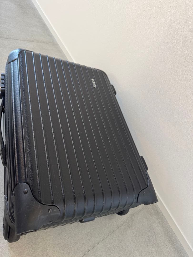 RIMOWA リモワ　キャリーケース　2輪　35L ブラック　機内持ち込み