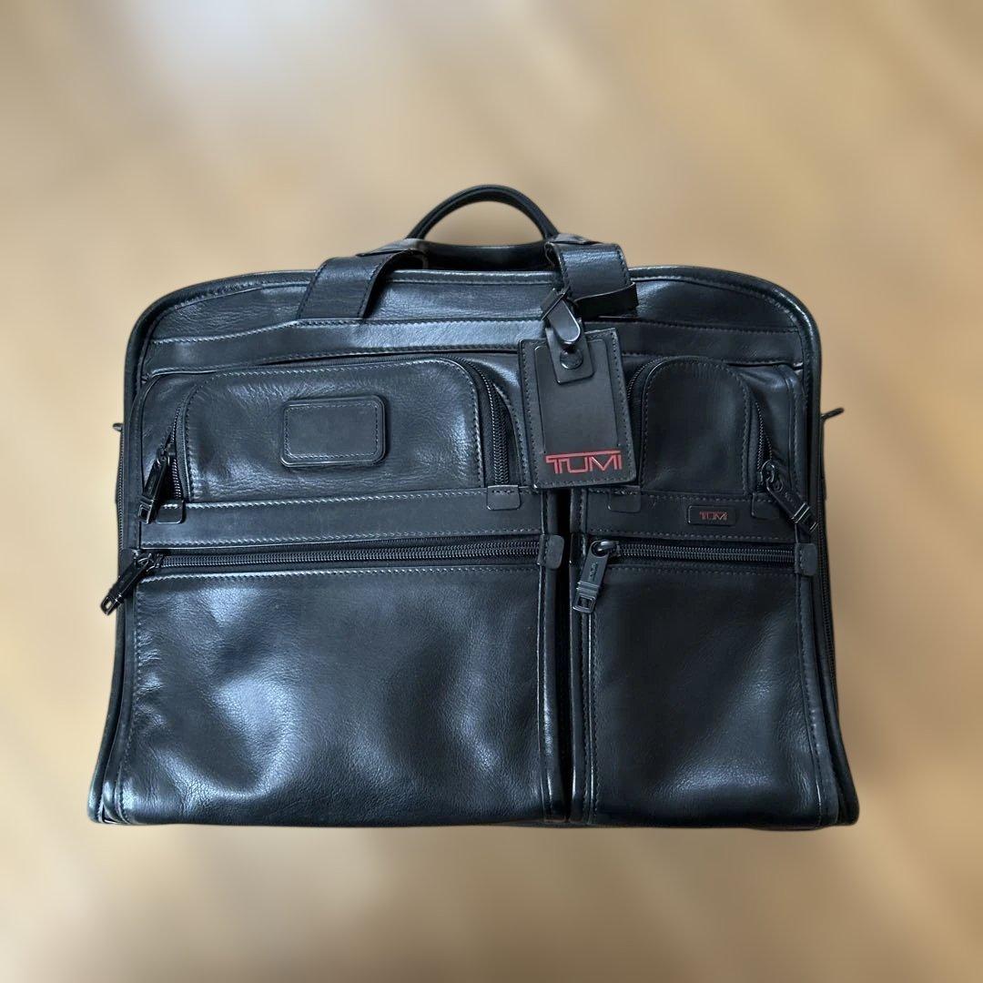 TUMI ブラック レザー ビジネスバッグ