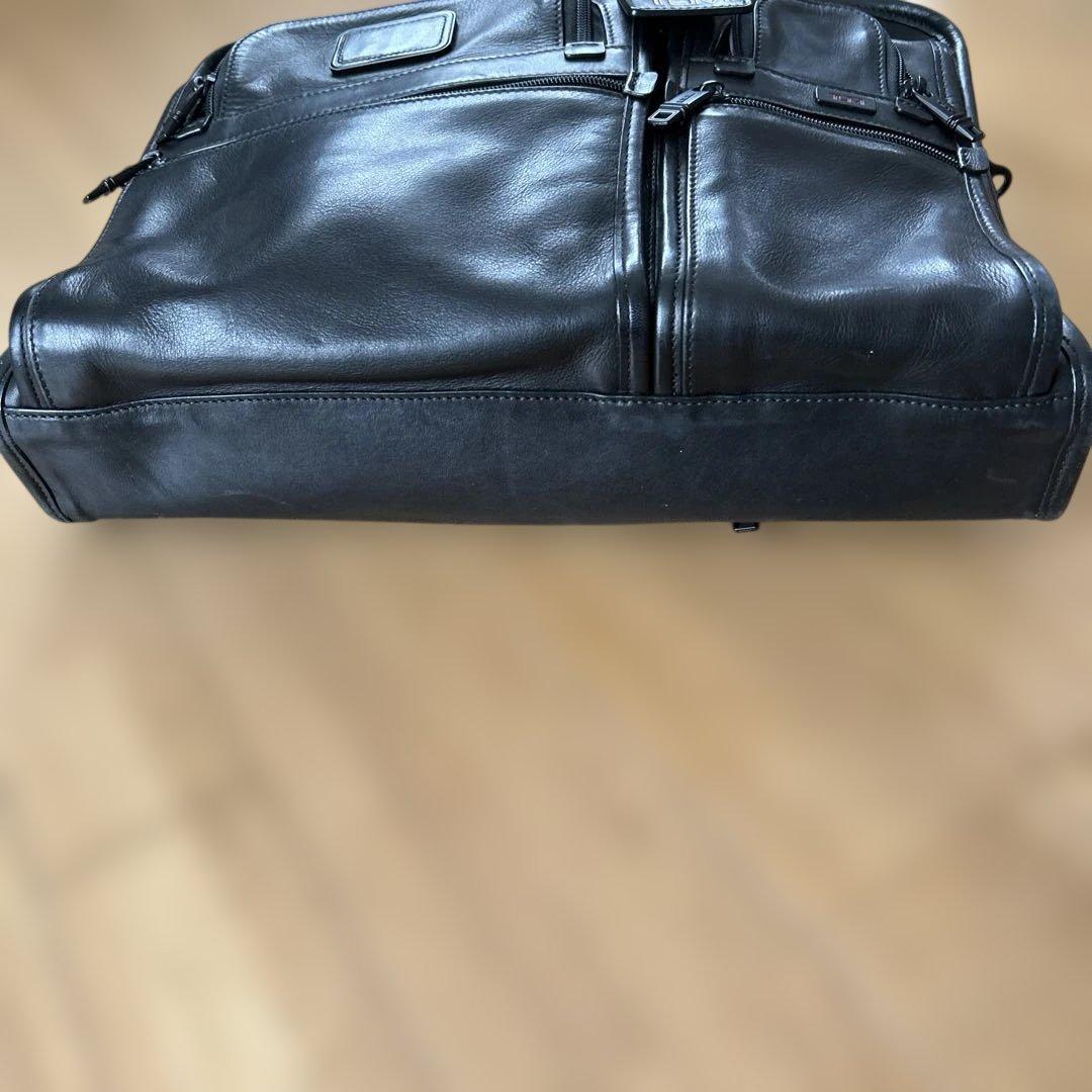 TUMI ブラック レザー ビジネスバッグ