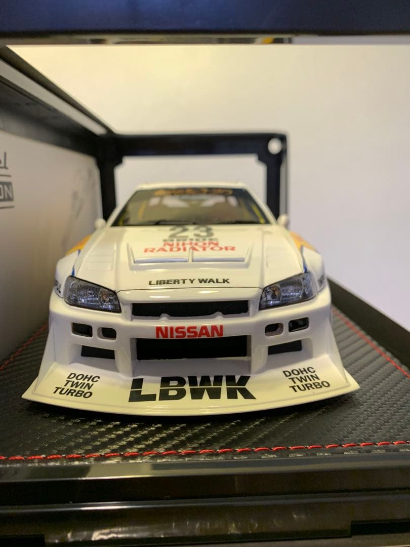 イグニッションモデル　限定　1/18 LBWK ER34 フィギュア付き