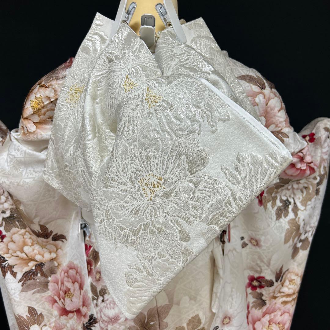 白地にピンクの可愛らしい牡丹の振袖フルセット