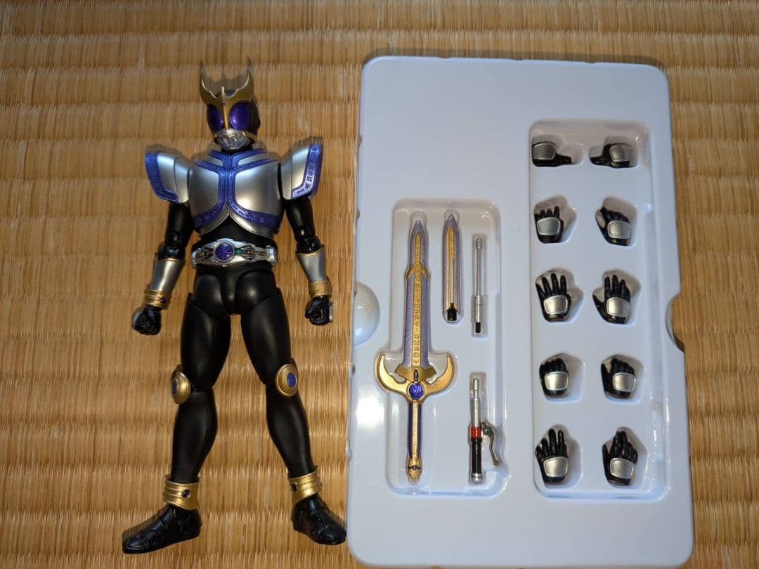 真骨彫製法　仮面ライダークウガ　タイタン　ペガサス　ドラゴン　グローイング