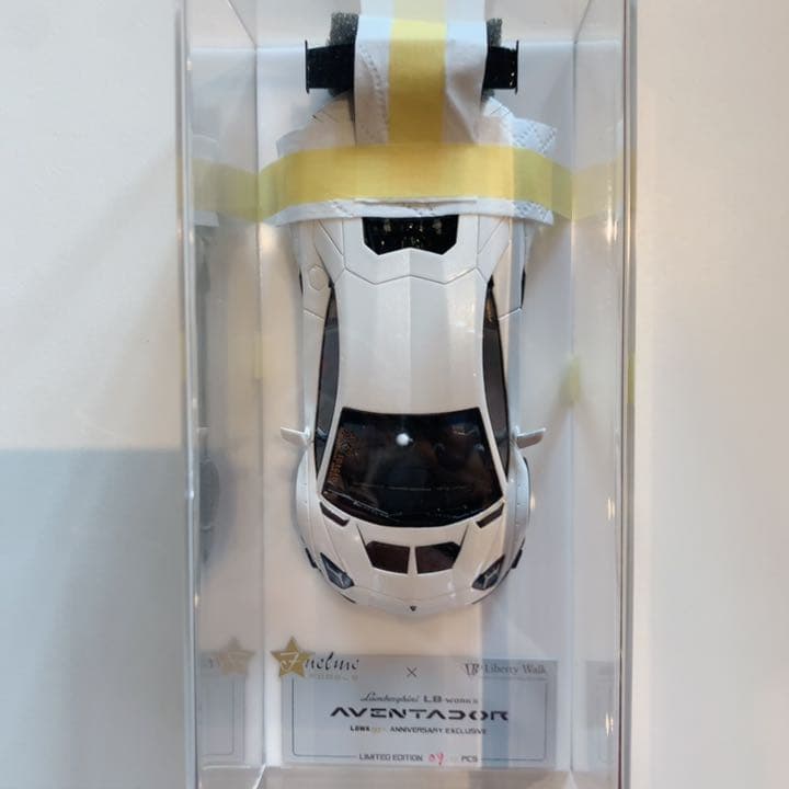 Fuelme× LibertyWalk AVENTADOR リバティー ミニカー