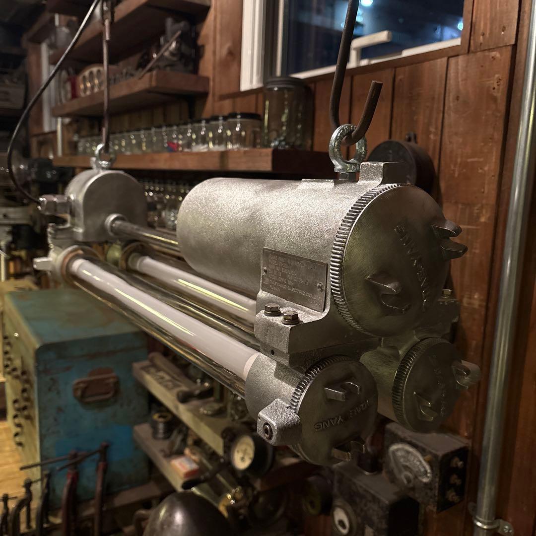 インダストリアル　ビンテージ　ランプ　1119