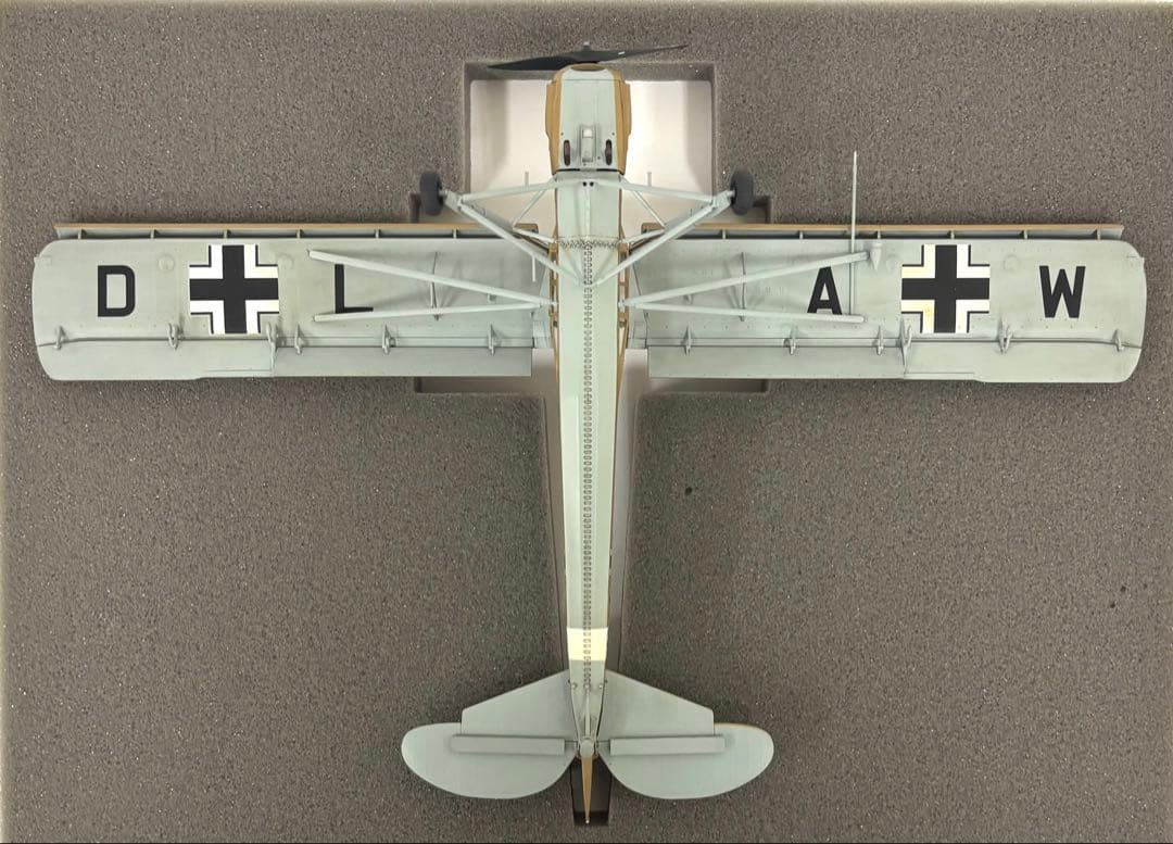 1/48 フィーゼラー Fi156C シュトルヒ（完成品）