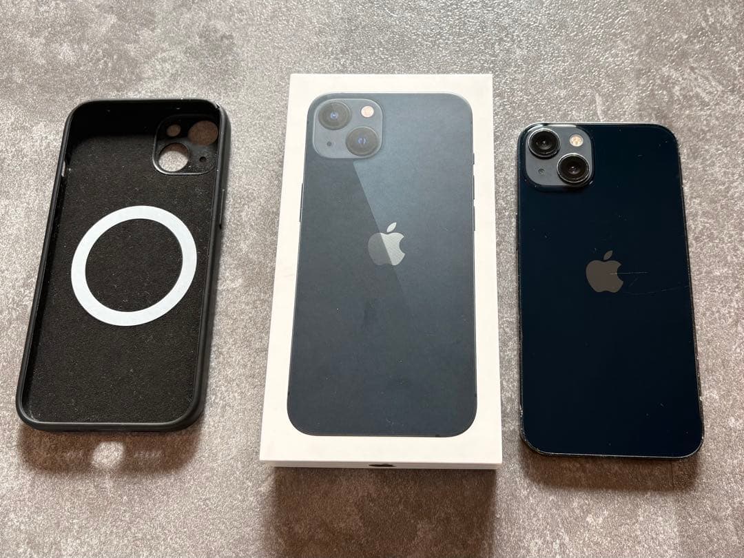 Apple iPhone 13 ミッドナイト ケース付き