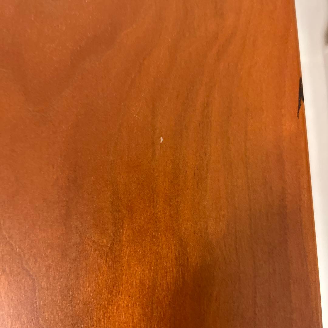 おきまりです。カグラ、ダイニングテーブル、とても綺麗、チェリー、