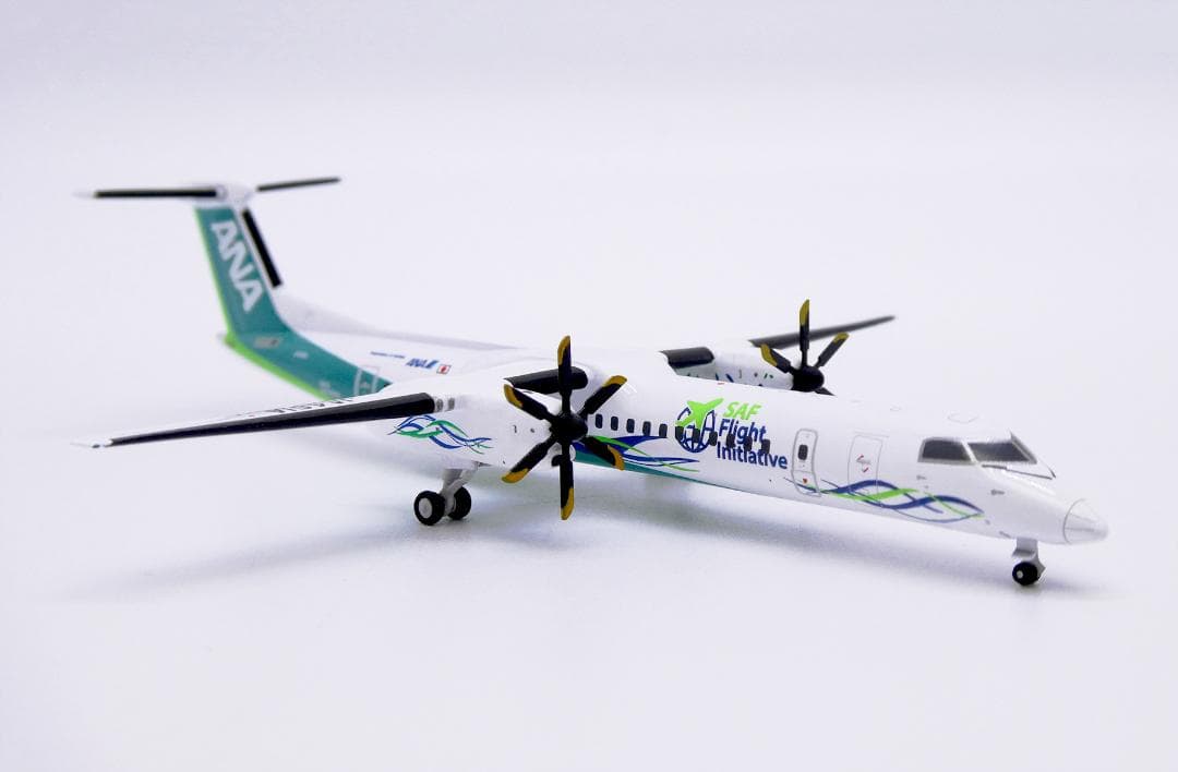 航空機・ヘリコプター ANA DHC-8-Q400 JA461A 1/400