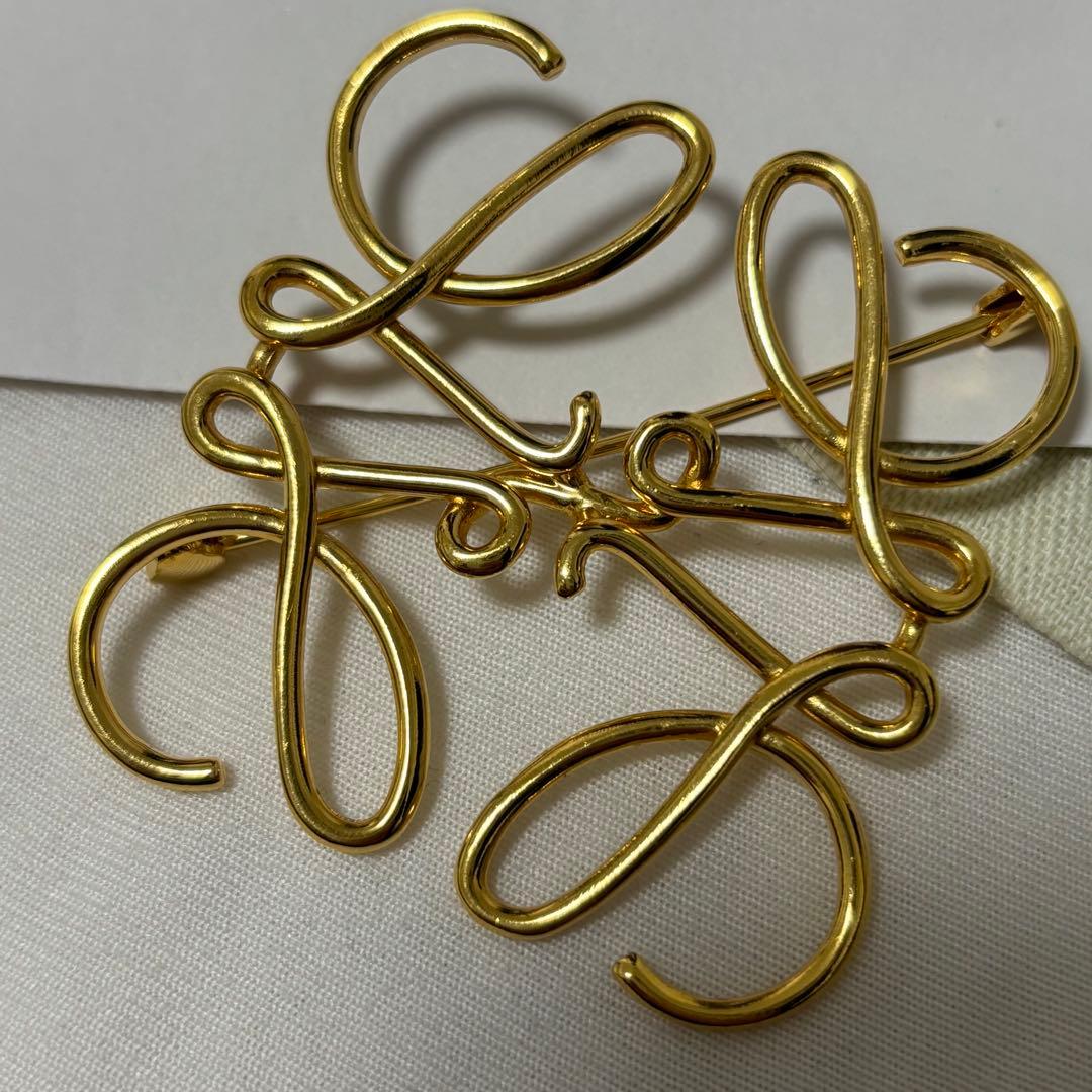 LOEWE リボンモチーフ ブローチ