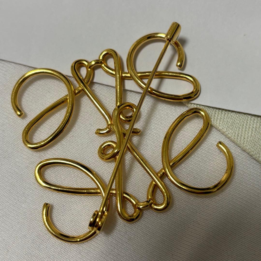 LOEWE リボンモチーフ ブローチ