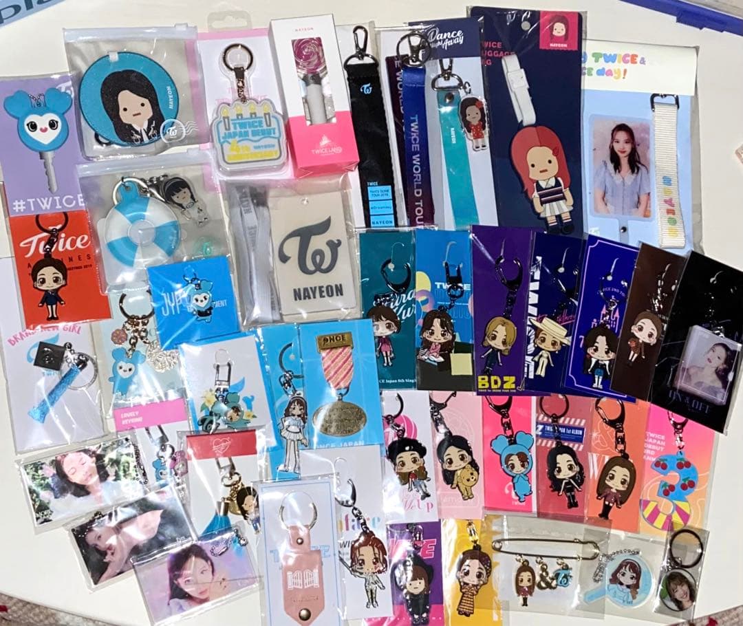 TWICE ナヨン キーホルダー キーリング ストラップ コンプ 未開封品