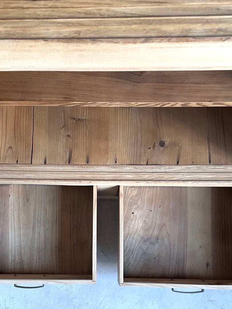 古い奥行の浅いガラス戸棚　食器棚　本棚　レトロ　水屋箪笥　古道具　アンティーク