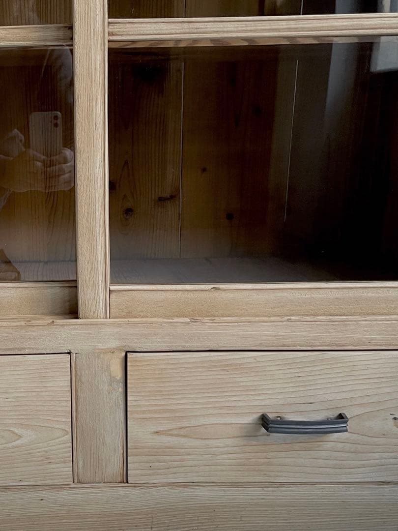 古い奥行の浅いガラス戸棚　食器棚　本棚　レトロ　水屋箪笥　古道具　アンティーク