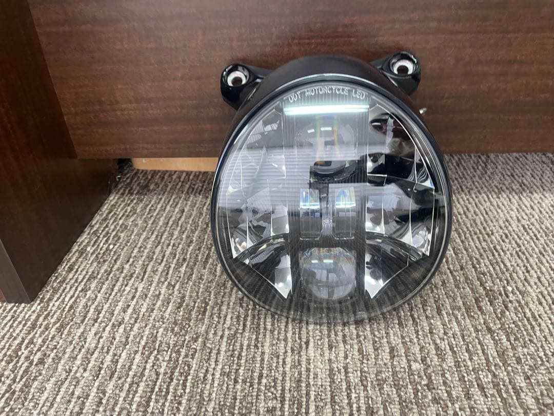 ブレイクアウト117純正ヘッドライト