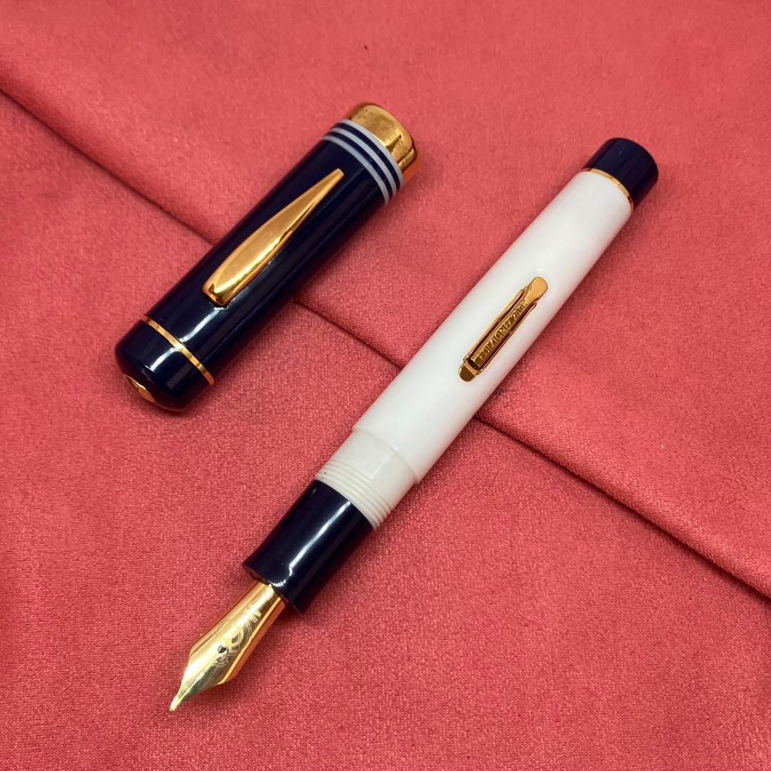 ◾️デルタ レアルマドリード万年筆18K M サイドレバー式