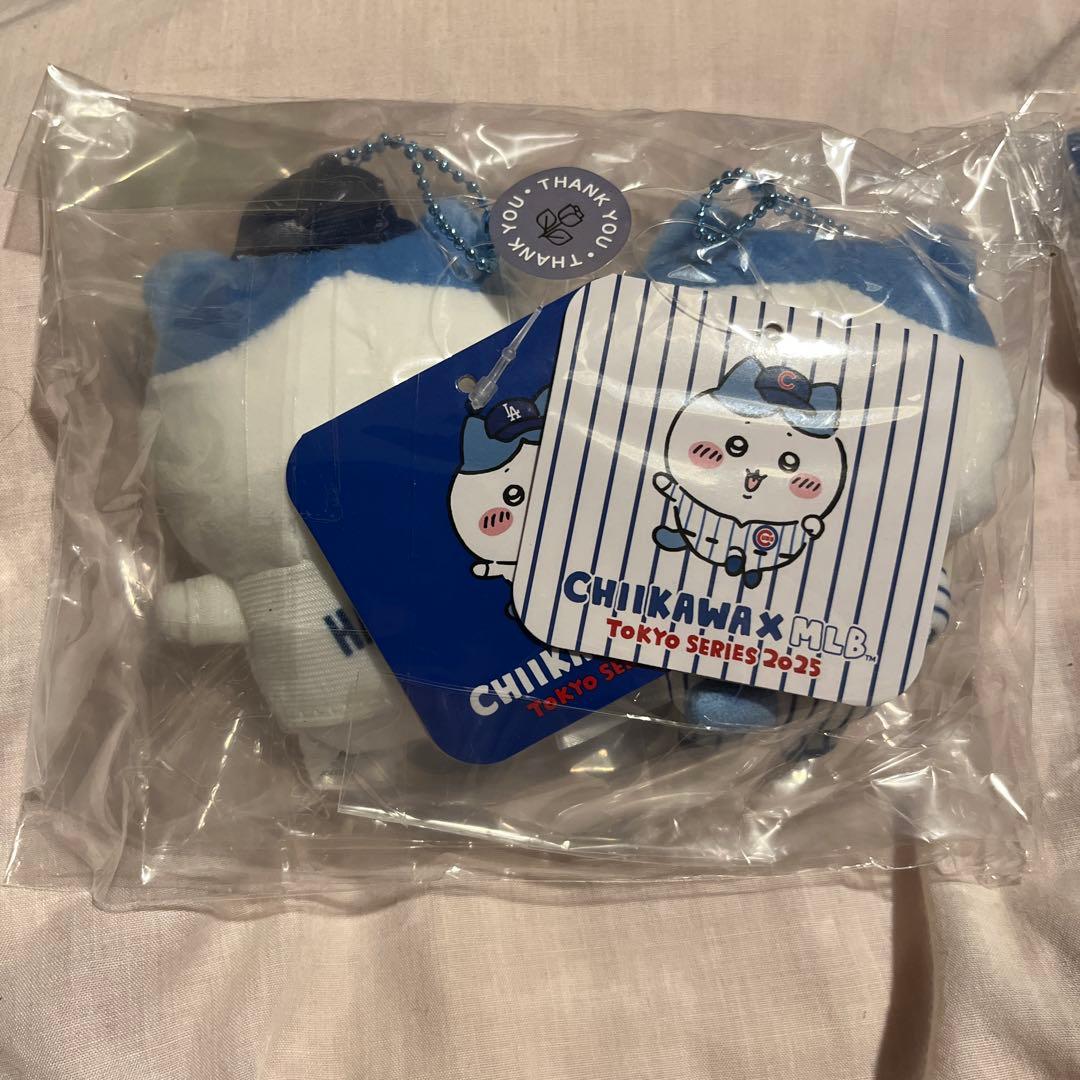 ちいかわ MLB ぬいぐるみ　缶バッジ　キーホルダー