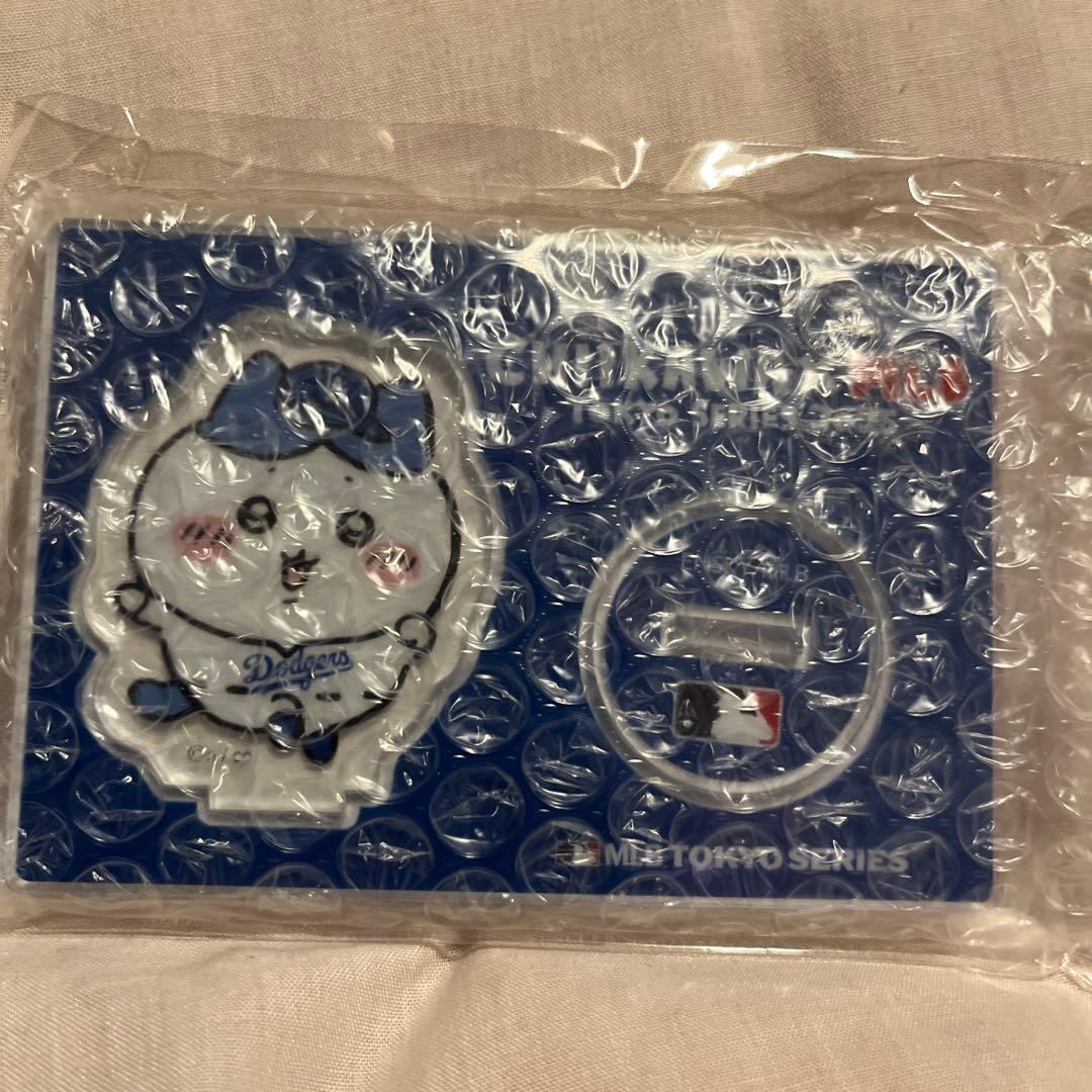 ちいかわ MLB ぬいぐるみ　缶バッジ　キーホルダー