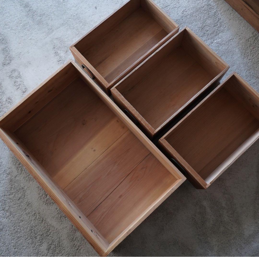 puku様　古いガラス戸棚