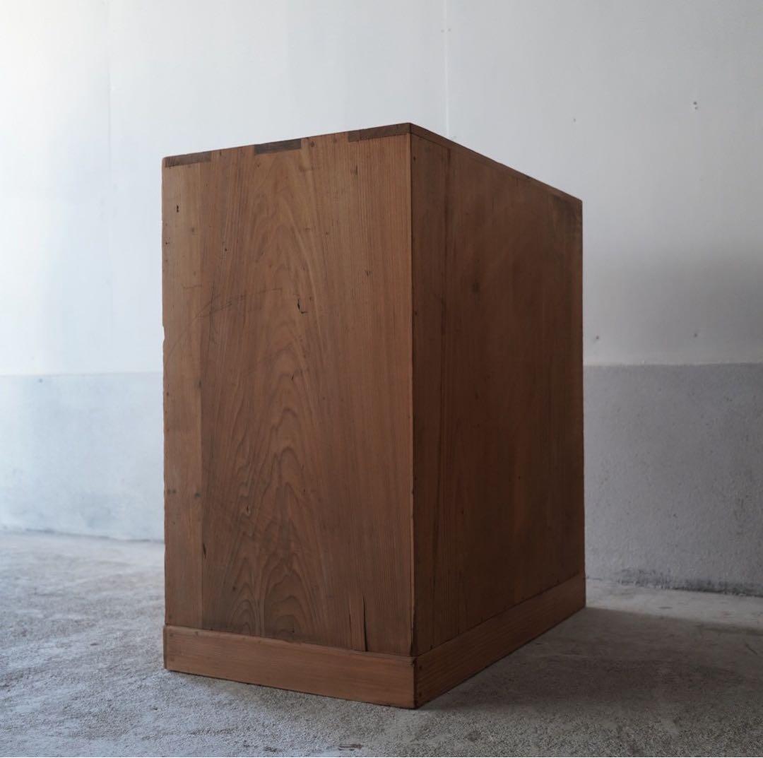 puku様　古いガラス戸棚