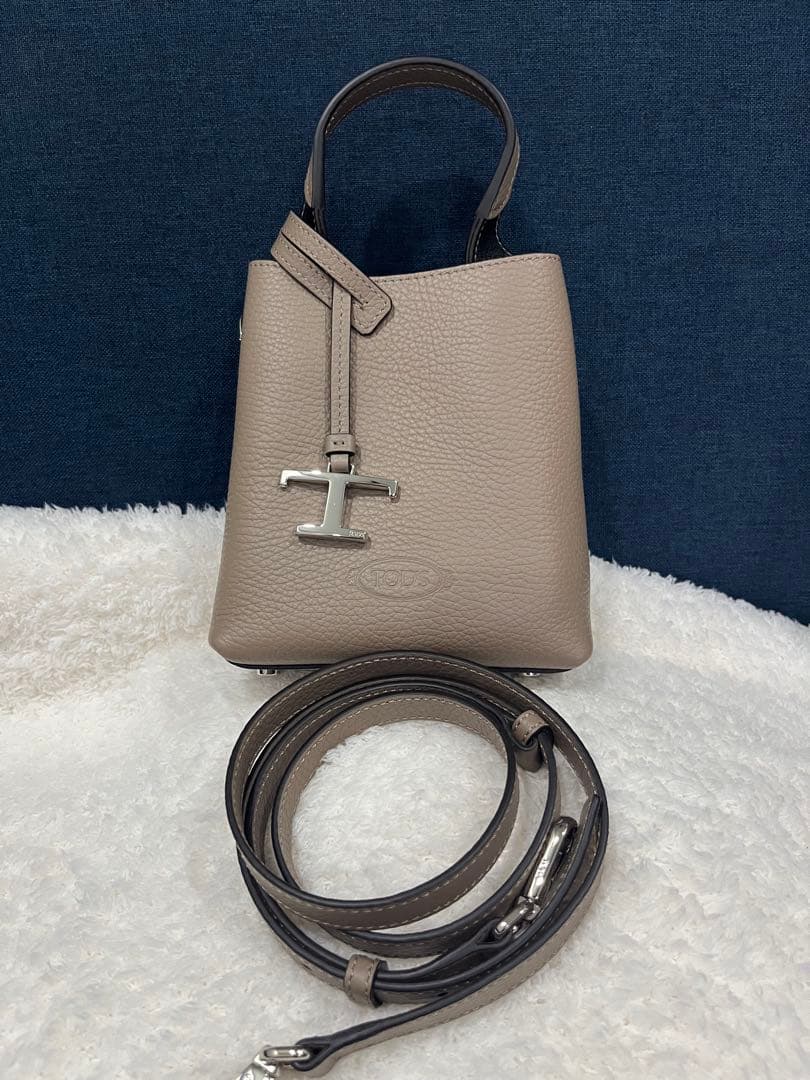 トッズマイクロ　TOD'S トッズ レザー バッグ マイクロ Tタイムレス