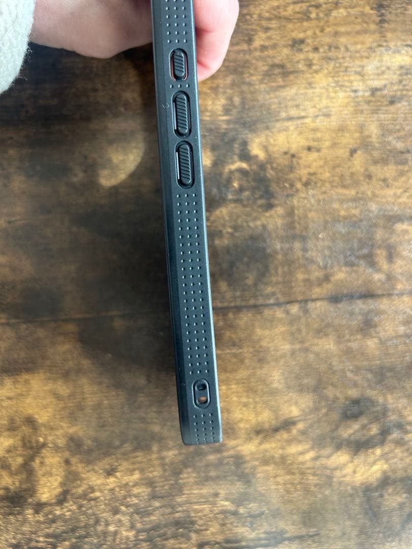 BURGA ELITE ドット柄ハードケース