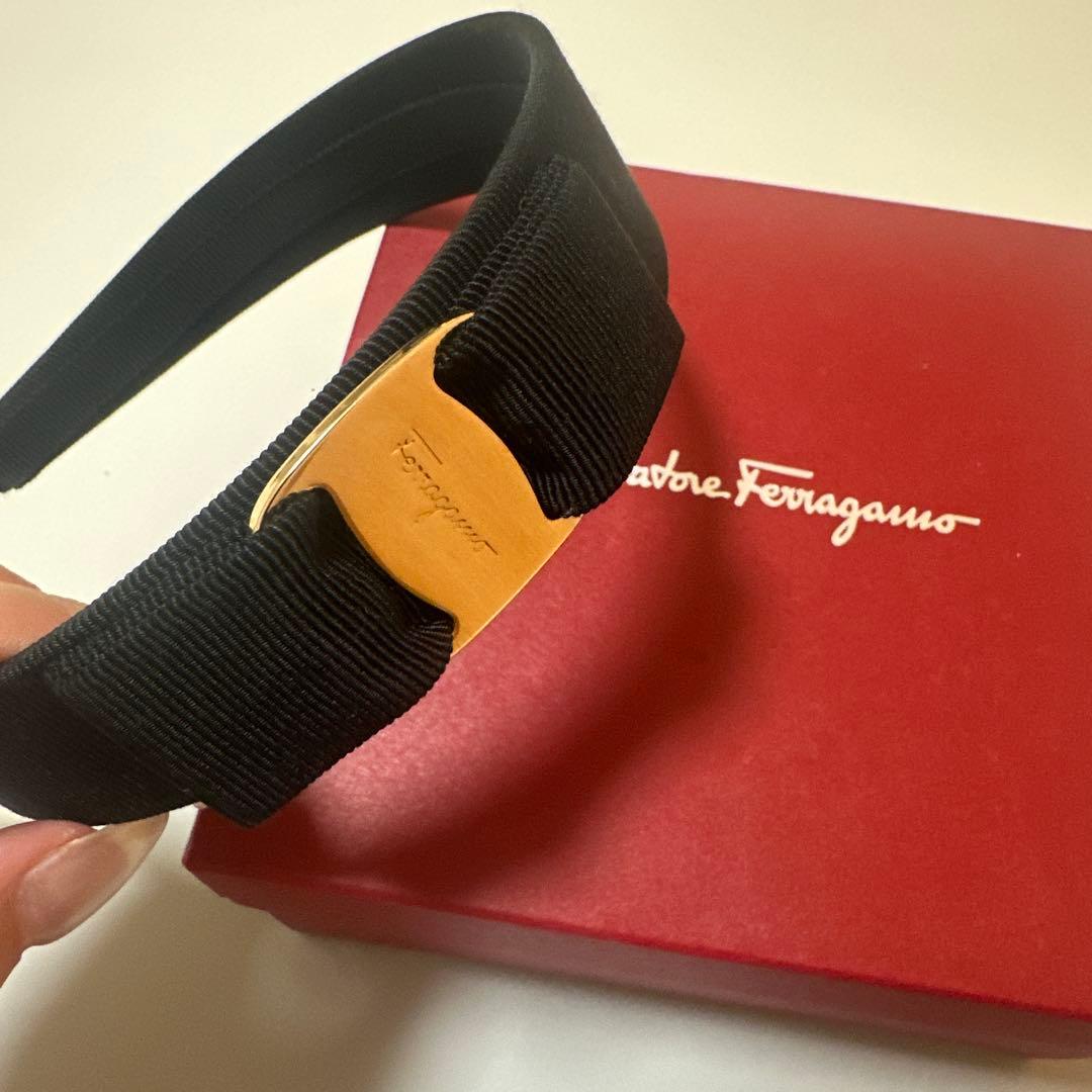 【美品】Salvatore Ferragamo フェラガモ カチューシャ リボン