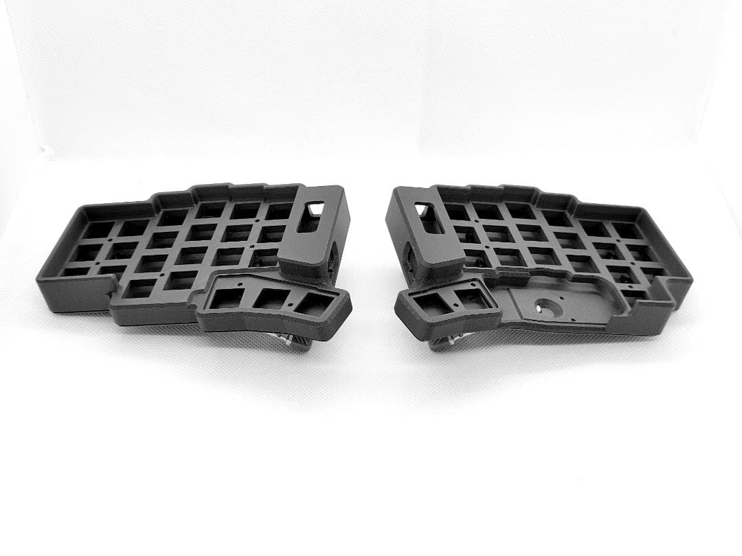 Keyball44ケース 可変テンティング、パームレスト付き