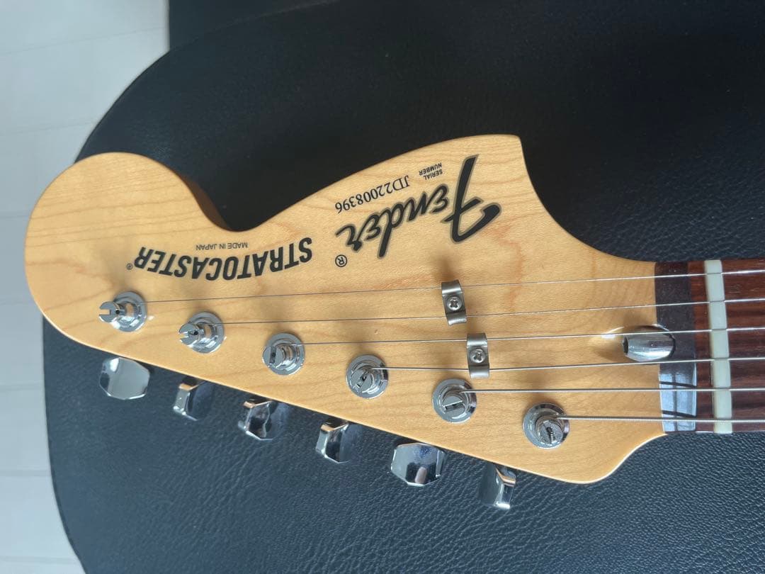 Fender ストラトキャスター　Capri Orange