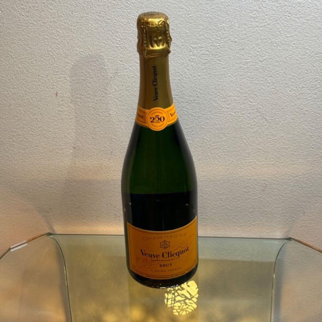NA4837 4686 Veuve Clicquot ヴーヴクリコ イエロー
