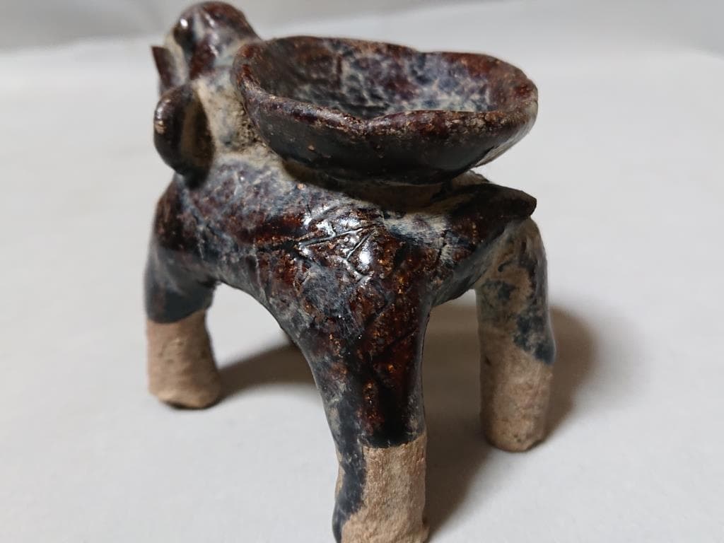 コレクター収集　タイ　コーノイ窯　渇釉　象形灯火器造形物　15～16世紀