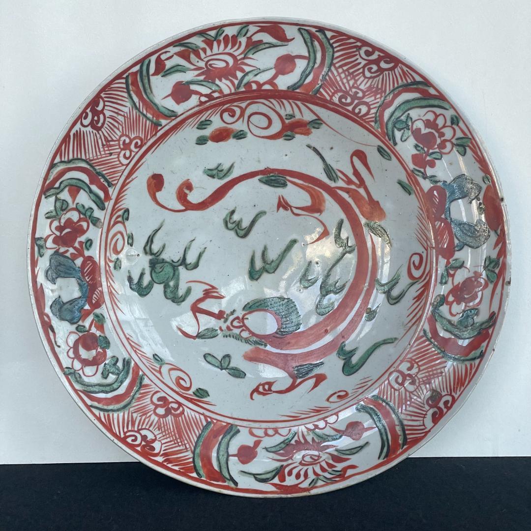 中国古玩 明時代 紅緑彩 呉須赤絵 大皿 唐物 龍草花文 美術 工芸品 27cm