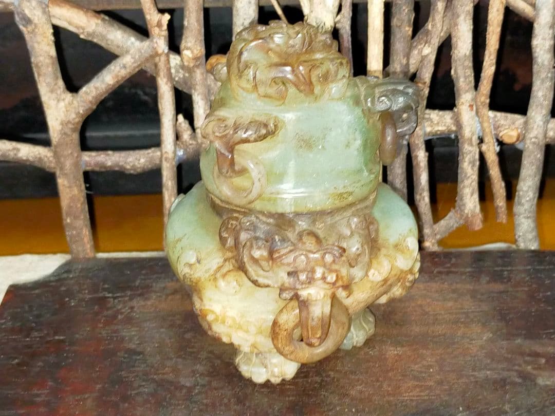♥値下げ！♥玉石♥　獅子　香炉　緑石　翡翠　骨董　古玩