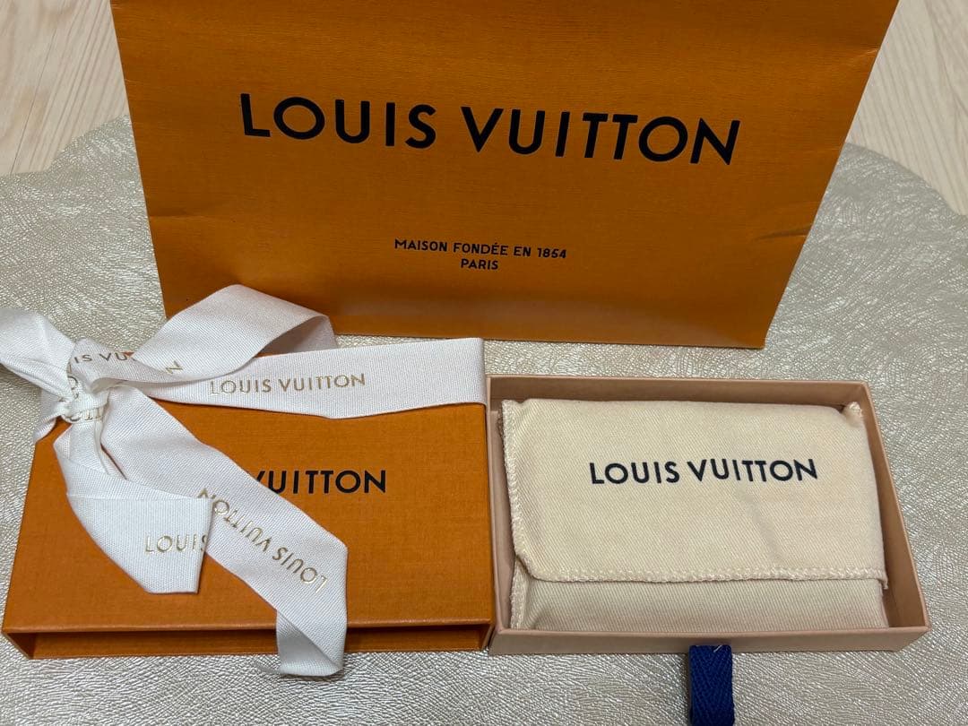 【Xmasプレゼントに最適】ルイヴィトン ダミエ　グラフィットミュルティクレ