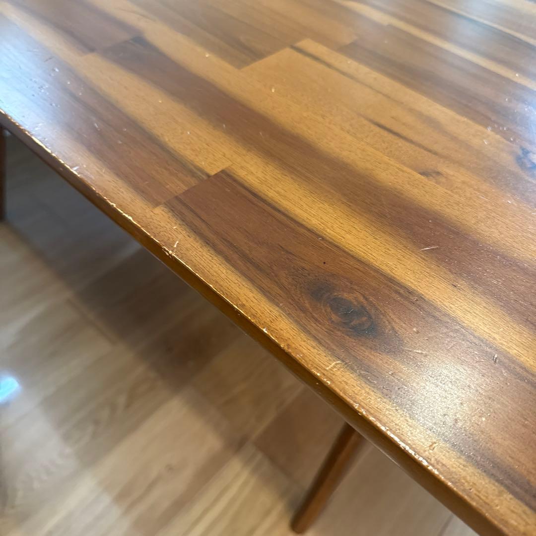 スウェラ　ダイニングテーブル